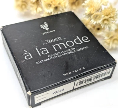 NIB!💋Younique Touch a La Mode Pressed Powder Luminizer Opaline 0.14oz Y313G - Image 1 of 4