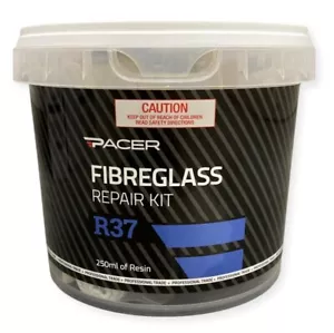 Fibreglass Repair Kit 250ml - matting (25cm x 100cm), brush, Resin & catalyst - Picture 1 of 1