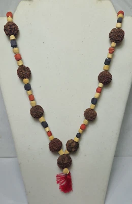 Cuentas Rudraksha • 30" • Marrón/Beige/Rojo/Colores Naturales • Borla Roja Foto 1 de 4