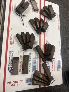 25 pieces Ridgid Universal Pipe Dies 1-2, 1/4-3/8, 1/2-3/4, 1/4-20, 5/16-18 - Picture 1 of 9