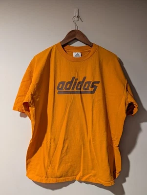 Camiseta Adidas Vintage Anos 90 Logotipo Essencial Laranja X-Grande - Imagem 1 de 4