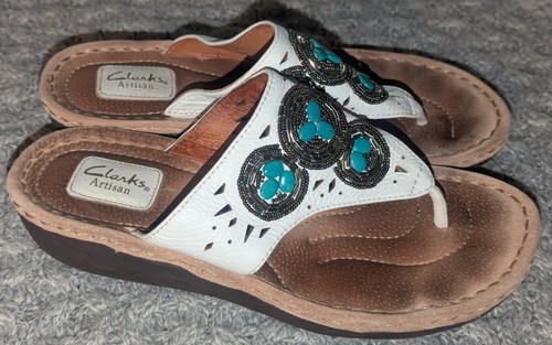 Sandali infradito Clarks Artisan in pelle bianca turchese argento perline 10