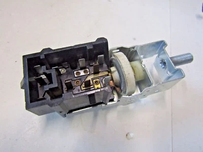 Interruptor de faros SW-2302 MOTORCRAFT para Lincoln Town Car 1991-1994 nuevo ORIGINAL Foto 1 de 4