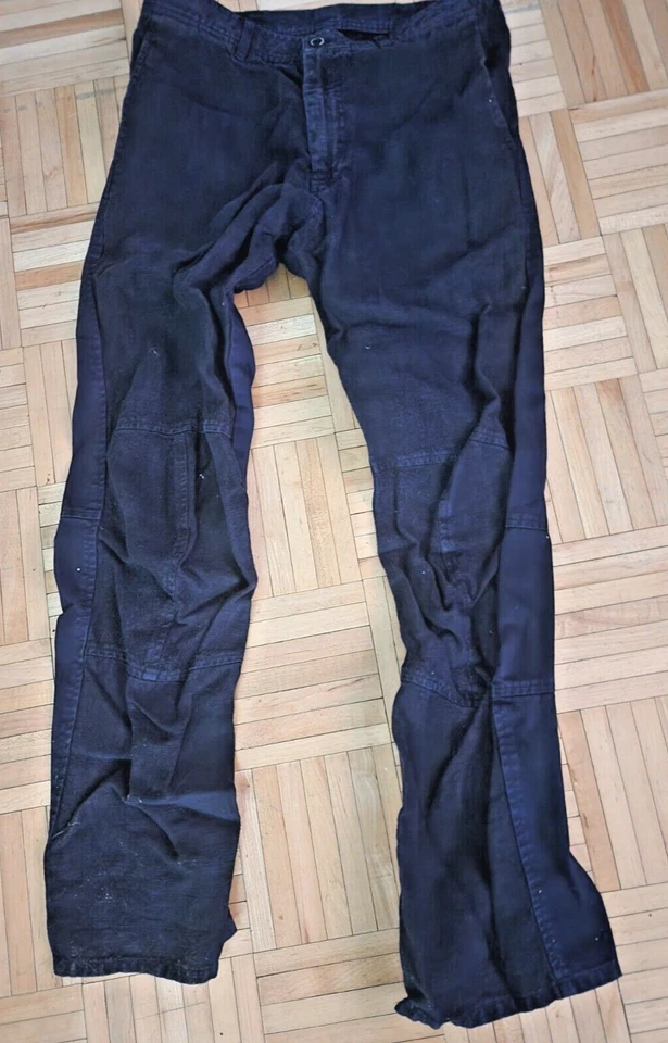PANTALONES COMME DES GARCONS TEÑIDOS AZUL ALGODÓN PIERNA RECTA FRENTE PLANO PEQUEÑOS con 31 Foto 1 de 4