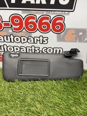 ✅ 2017 FIAT 500 Right Sun Visor OEM - Image 1 of 4