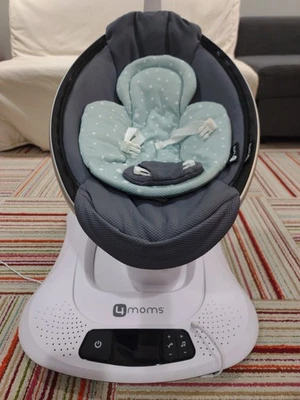 4Moms Mamaroo baby swing model 1037, white, with infant insert - Image 1 of 2