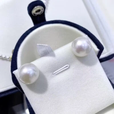 gorgeous 12-13mm south sea round white pearl stud earring 925s(t) - Image 1 of 3
