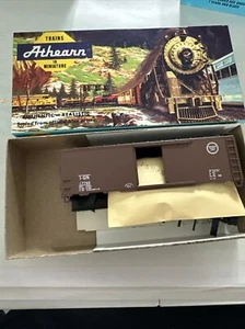 Athearn 1178 Missouri Pacific “ I. - G. N.” Boxcar/red #17766 - Picture 1 of 2