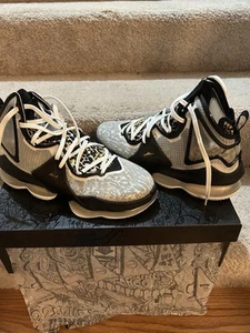 Nike Lebron 19 - Picture 1 of 6