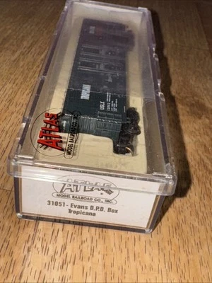 Atlas 31051 Evans Double Plug Door Box Car, Tropicana Orange Juice, N-scale - Image 1 of 2