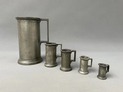 Mesures en étain - Photo 1/4