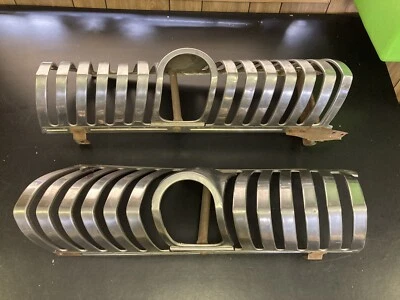 Rejillas delanteras Mercury 1951 raras de acero inoxidable Foto 1 de 4