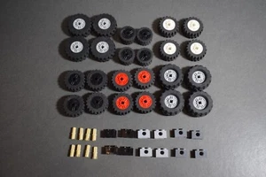 Lego 55982 3749 8 Räder 8 Reifen 8 Stifte 8 Steine für 2 Autosets zufällige Auswahl - Bild 1 von 1