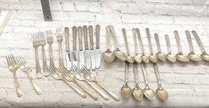 vintage Triple Oneida 1881 Rogers large lot flatware forks spoons knifes 31 pc - Picture 1 of 18