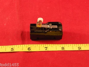 Burgess CR1ME3 Micro Limit Switch CR1 ME3 Nuovo - Foto 1 di 1