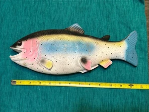 🔥🔥 Figura de trucha arco iris de goma 13"" - Imagen 1 de 3
