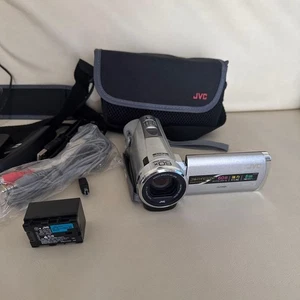 JVC GZ-E100 Full HD Camcorder 60x Zoom SD Card Slot Battery USB Cable - Picture 1 of 9