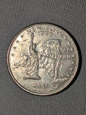 2001-P New York State Quarter Error "Large Crown" PMD * - Image 1 of 4