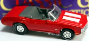 Johnny Lightning CLASSIC GOLD 1970 Olds Cutlass - Picture 1 of 1