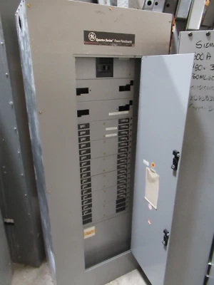 GE SPECTRA Panelboard 150A TFK Interruptor Principal 277/480V 3PH4W Bus Cu -E2263 Foto 1 de 3