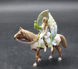 Schleich 70416 Elfen *Surah* on Horse - Picture 1 of 4