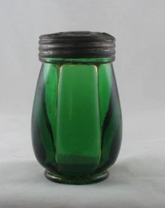 EAPG SALT SHAKER EMERALD GREEN GLASS GILT RIVERSIDE 1890S X RAY 3 INCH TALL - Picture 1 of 3