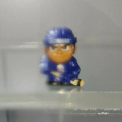 RARE 1" TALL NEW YORK ISLANDERS NHL SERIES 1 TEENYMATES HOCKEY FIGURE Cover