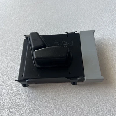 Interruptor de ajuste del asiento delantero derecho Chrysler Pacifica 2017-2025 OEM 68233978AA Foto 1 de 4