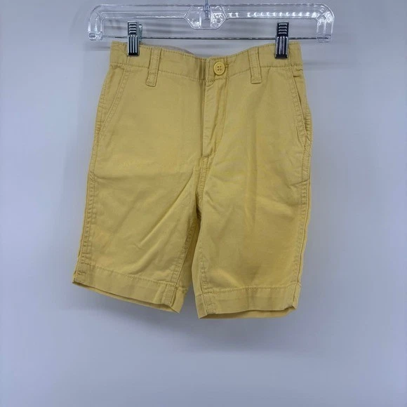Pantalones Cortos Informales GAP Niños Sarga Amarilla Frente Plano Calce Regular Foto 1 de 4