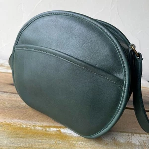 Vintage Coach Chester Bag 9901 Bottle Green Shoulder Bag Glovetanned Leather JPN - Picture 1 of 16