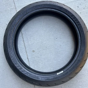 Pirelli Diablo Rosso IV 4 Front Motorcycle Tire 120/70ZR-17 (58W) - Bild 1 von 4