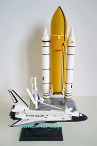 1/200 Scale Discovery+ Hubble +Space Shuttle Spacecraft Platform Model Set Toy - Picture 1 of 8