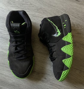 boys green basketball shoes