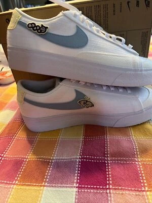 Mujer Nike Blazer Plataforma Baja SE NN Talla 11.5 (DJ6376 100) Sin Caja Foto 1 de 3