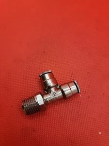 Push to connect fitting Tee 1/4" NPT X 1/4" Tube X 1/4" Tube Swivel #1122 - Picture 1 of 1