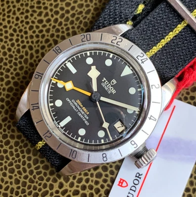 Caja y papeles de reloj pulsera Tudor Black Bay Pro GMT 79470 39mm 2024 Foto 1 de 4