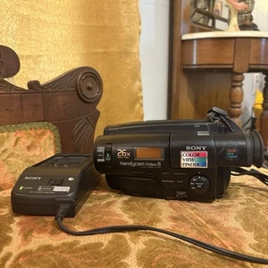 Sony Handycam CCD-TR66 8mm Video8 Camcorder Video Player Parts/repair - Picture 1 of 3