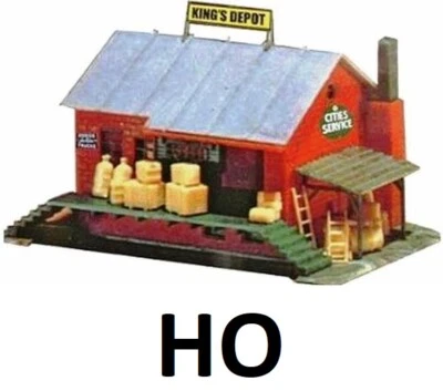 HO - 1940 era Rail Road Depot  *BUILT* Lighted, 2 figures  MDP-775 - Image 1 of 2