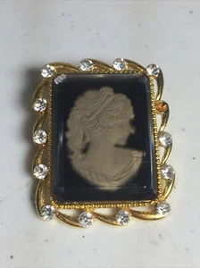 Vintage Cameo Squared Gold Tone Coated Face Signed SHJ Brooch Pin Novelty - Picture 1 of 9