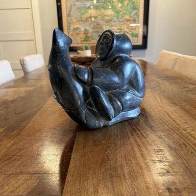 大号 Timothy Kutchaka 因纽特人皂石雕塑 23 磅 9 x 10 x 6 — 第 1/4 张图片