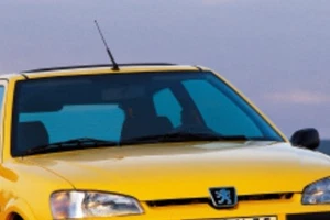 BRAND NEW OE SPEC PEUGEOT 106/SAXO FRONT & REAR WINDSCREEN MOULDING TRIM - Picture 1 of 2