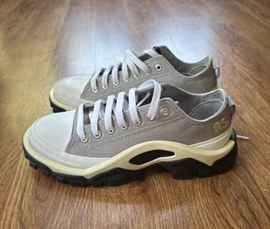 Adidas Detroit Runner x Raf Simons Herrengröße 4/Damengröße 6 Granitgrau Neu ohne Karton - Bild 1 von 13