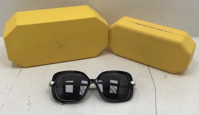 Gafas de sol cuadradas SWAROVSKI para mujer negras y grises oscuros 56 mm Foto 1 de 4