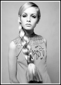 Twiggy Lawson, Autographed, Cotton Canvas Image. Limited Edition (TL-3)  - Picture 1 of 1