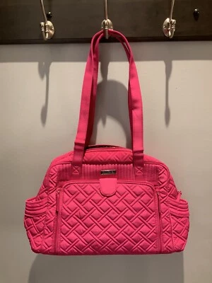 Cambiador de bolsa de bebé Vera Bradley "MAKE A CHANGE". FUCSIA ACOLCHADO. Nuevo con etiquetas. Foto 1 de 4