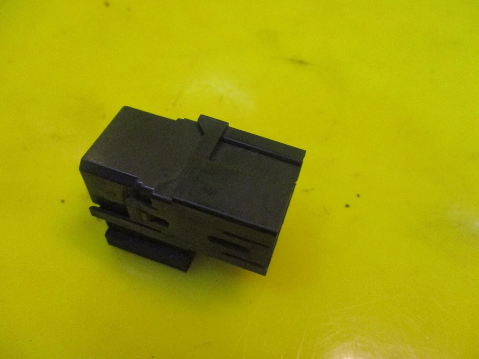 INTERRUPTOR DE RELÉ ELÉCTRICO GENUINO YAMAHA 2006 06 APEX GT OEM  Foto 1 de 1