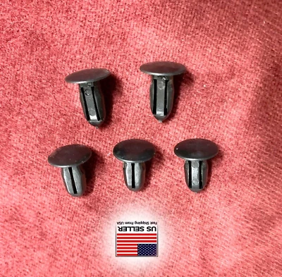 5 clips Mercedes-Benz W107 R107 560SL 380SL 450SL 500SL 350SL 280SL Foto 1 de 4