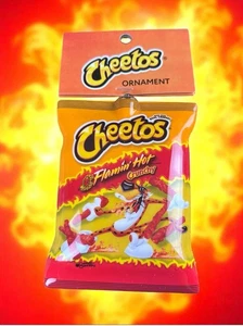 Cheetos Flamin’ Hot Crunchy Christmas Ornament 2024 Ruz Sammeltüte - Bild 1 von 3