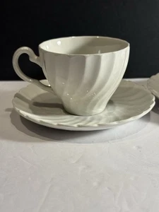 Set Of 12 Johnson Brothers England Regency White Swirl Cups And Saucers. - Picture 1 of 4