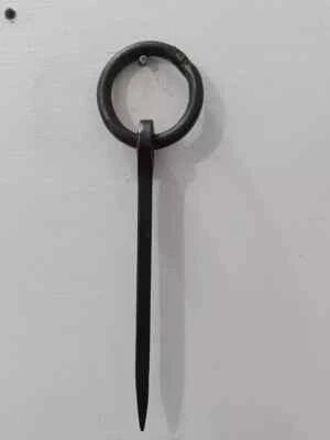 Antiguo pasador de gancho de hierro hecho por herrero útil pasador de 12"" con anillo Foto 1 de 3
